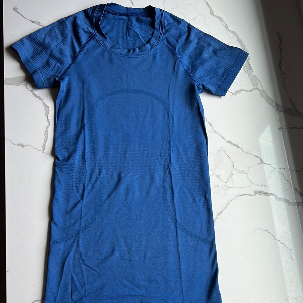 Lululemon Athletica Blue Short Sleeve Tee